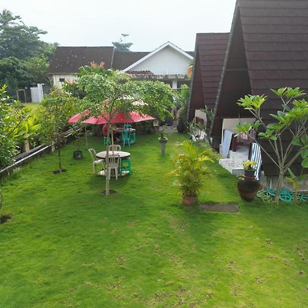 D' Carasti Bungalow Masbagik Esterno foto